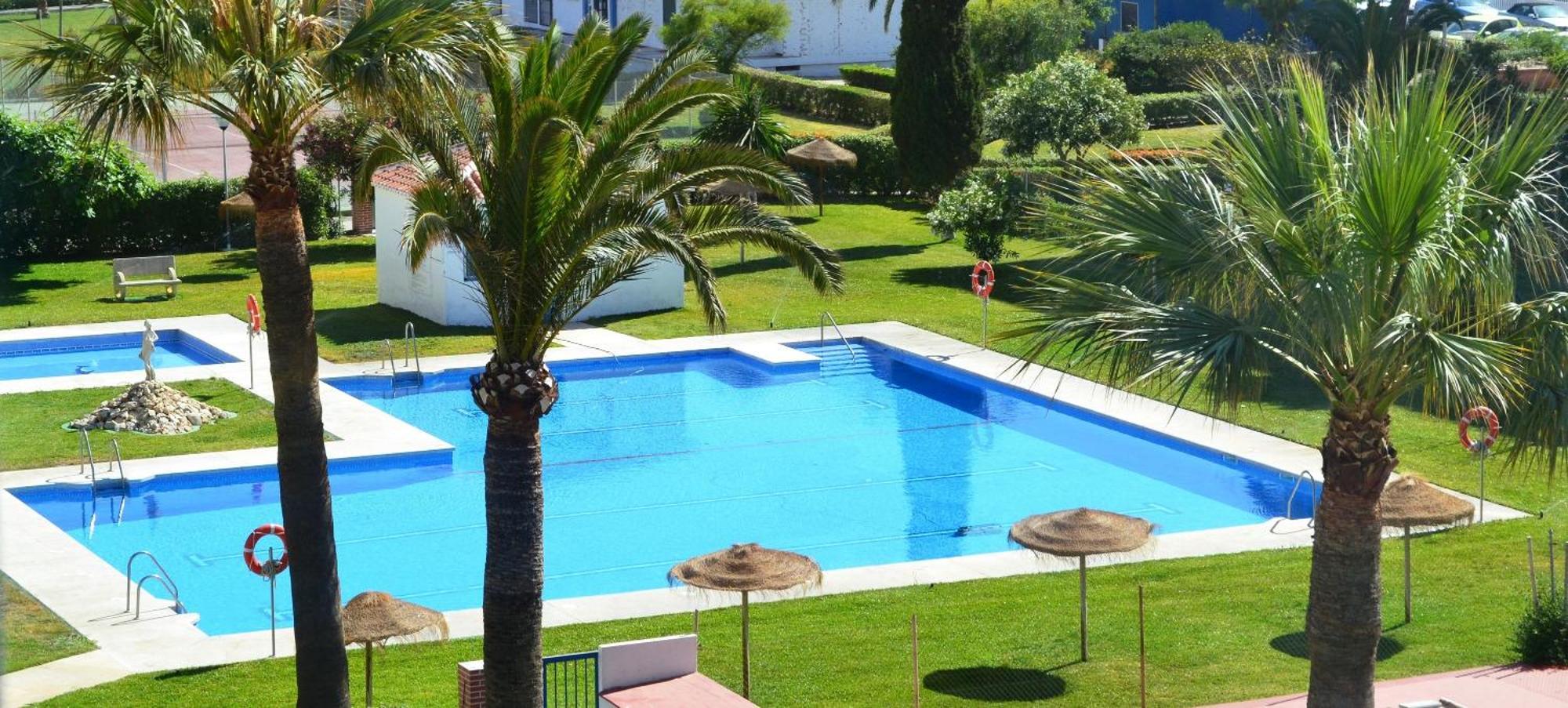 Spacious 1 Bedroom Apartment, Beach Front, Torrox Costa Екстериор снимка