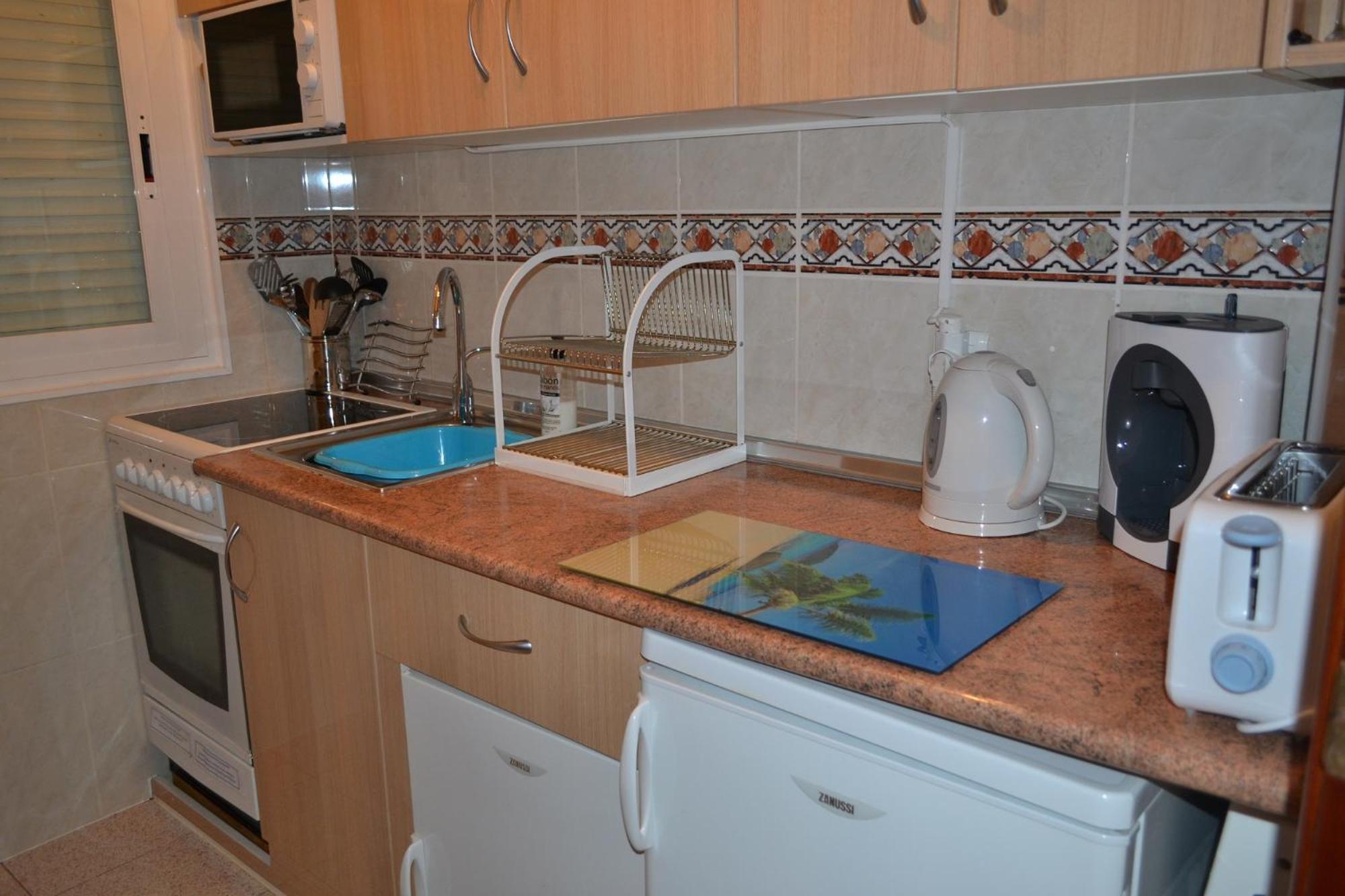 Spacious 1 Bedroom Apartment, Beach Front, Torrox Costa Екстериор снимка