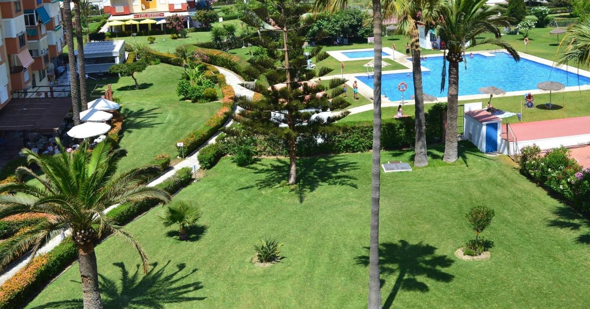 Spacious 1 Bedroom Apartment, Beach Front, Torrox Costa Екстериор снимка