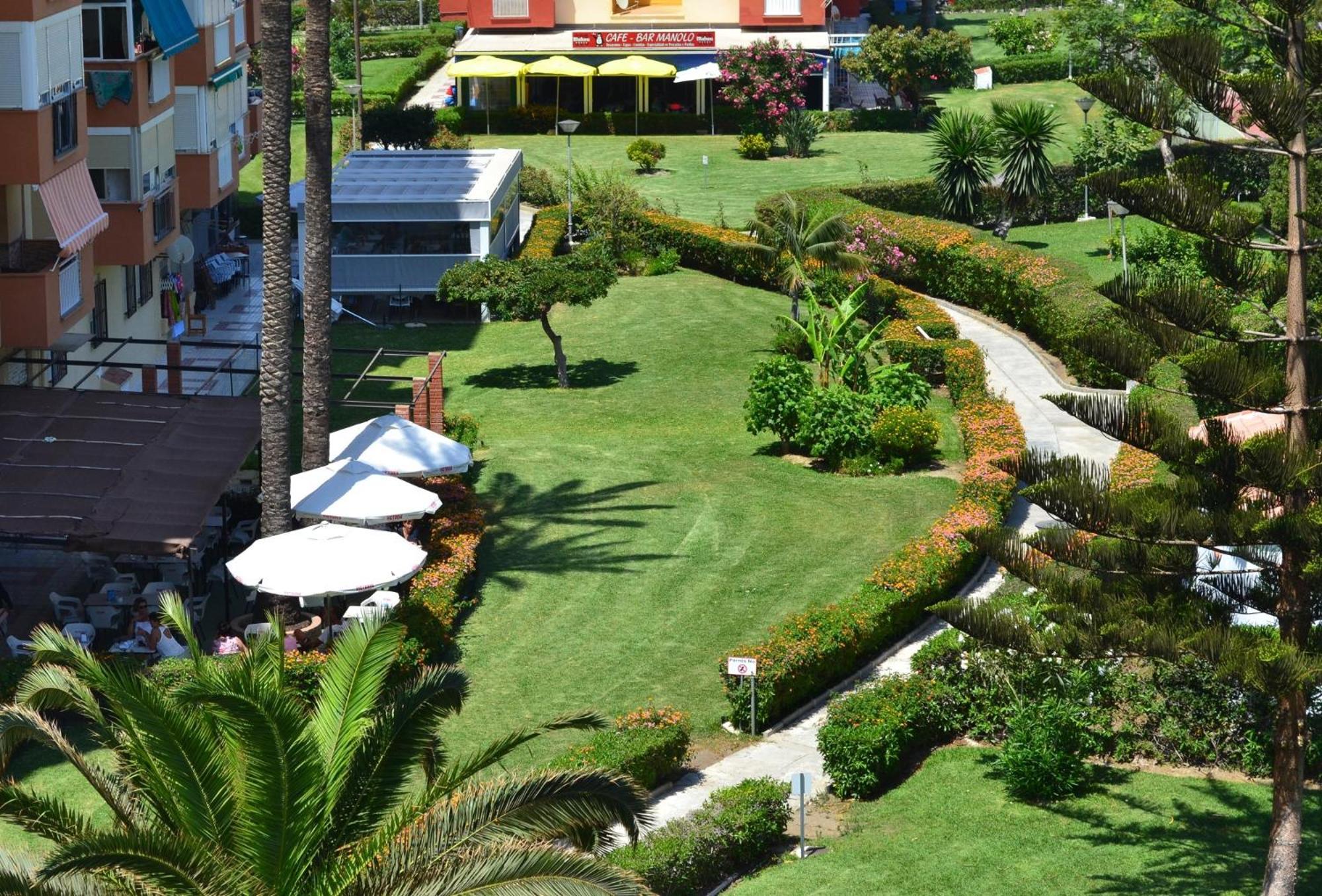 Spacious 1 Bedroom Apartment, Beach Front, Torrox Costa Екстериор снимка