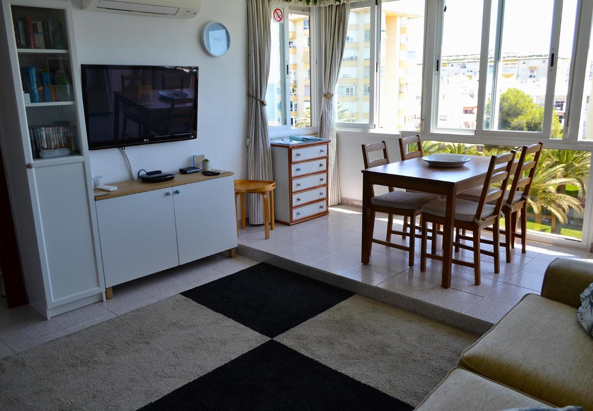 Spacious 1 Bedroom Apartment, Beach Front, Torrox Costa Екстериор снимка