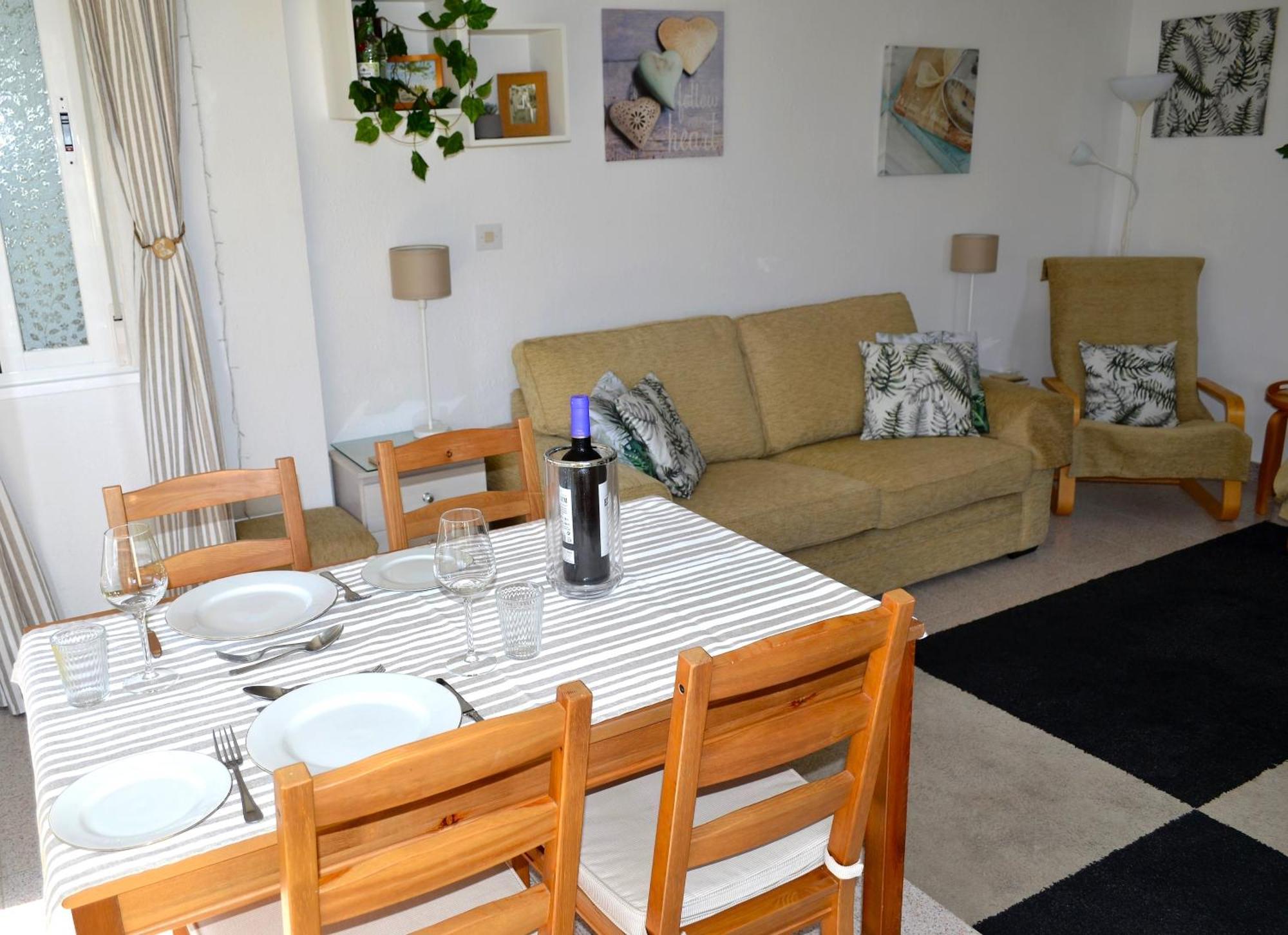 Spacious 1 Bedroom Apartment, Beach Front, Torrox Costa Екстериор снимка