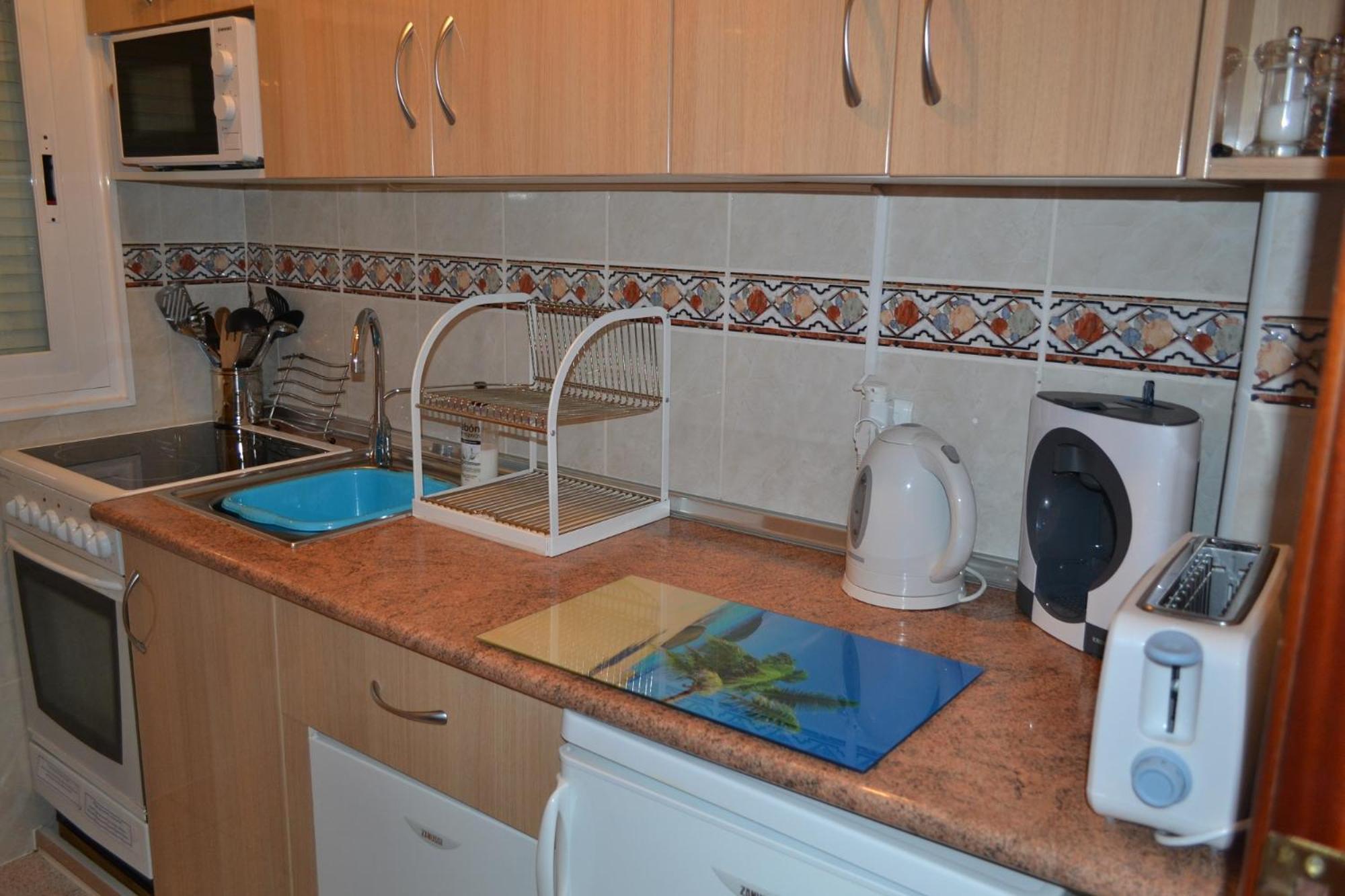 Spacious 1 Bedroom Apartment, Beach Front, Torrox Costa Екстериор снимка