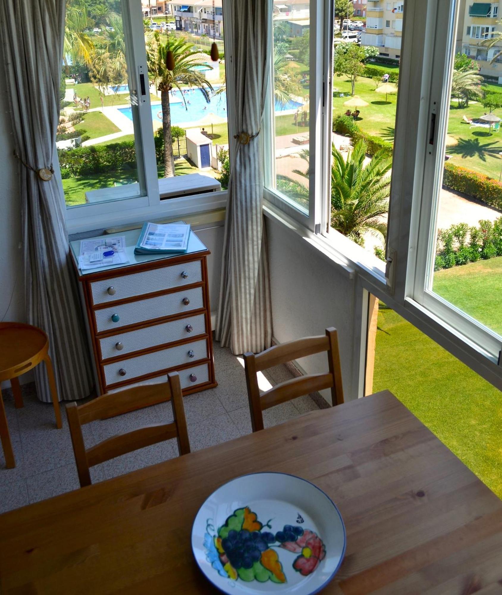 Spacious 1 Bedroom Apartment, Beach Front, Torrox Costa Екстериор снимка