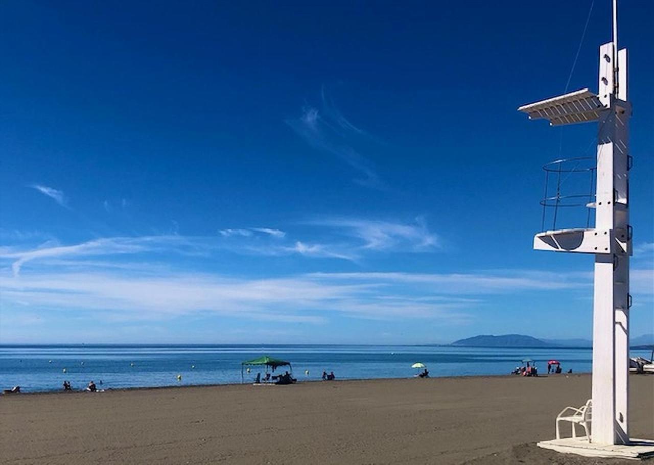 Spacious 1 Bedroom Apartment, Beach Front, Torrox Costa Екстериор снимка