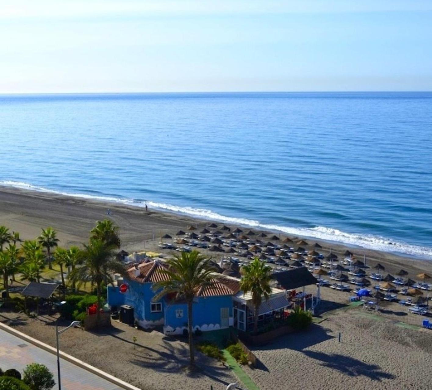 Spacious 1 Bedroom Apartment, Beach Front, Torrox Costa Екстериор снимка
