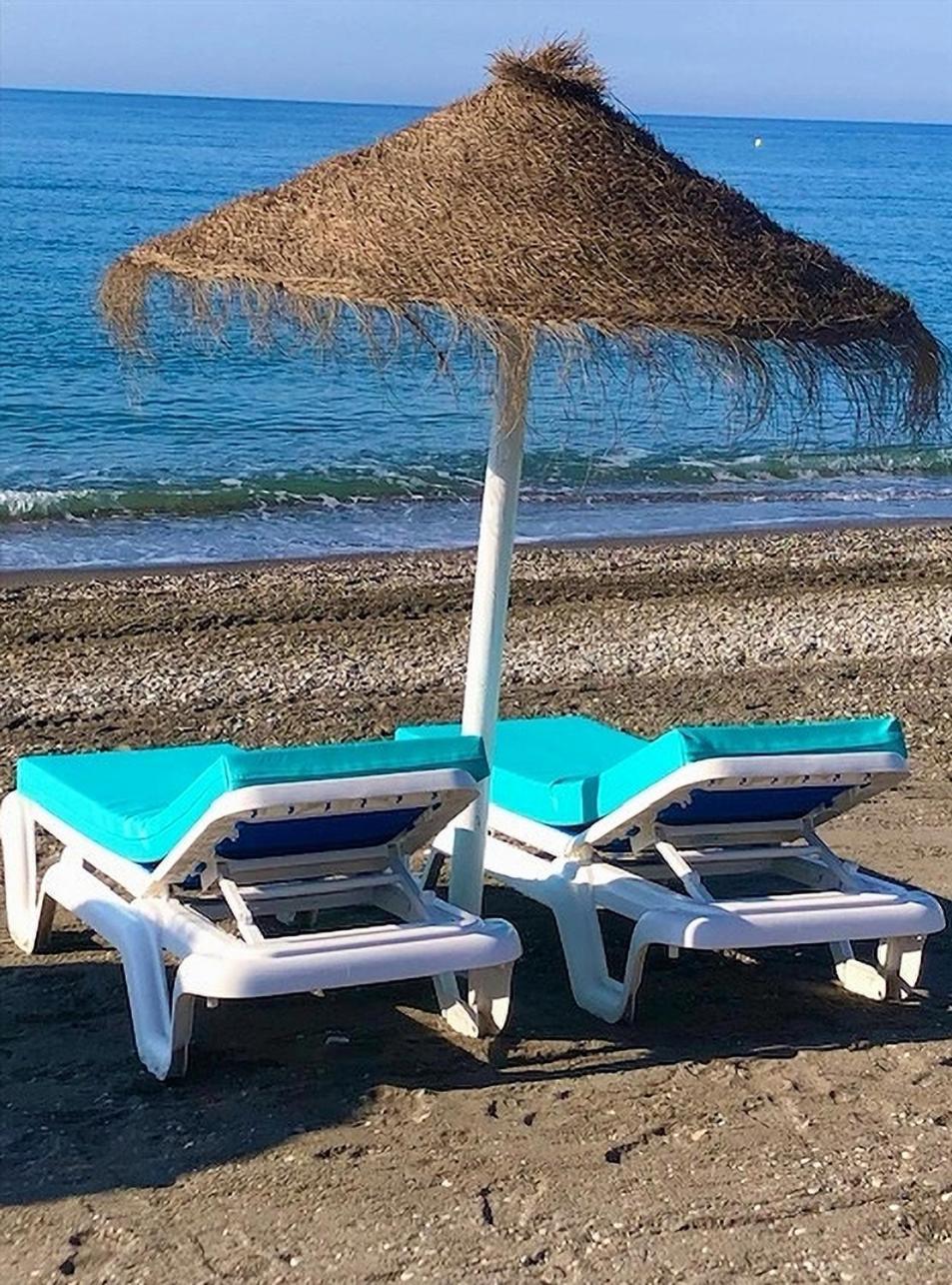 Spacious 1 Bedroom Apartment, Beach Front, Torrox Costa Екстериор снимка