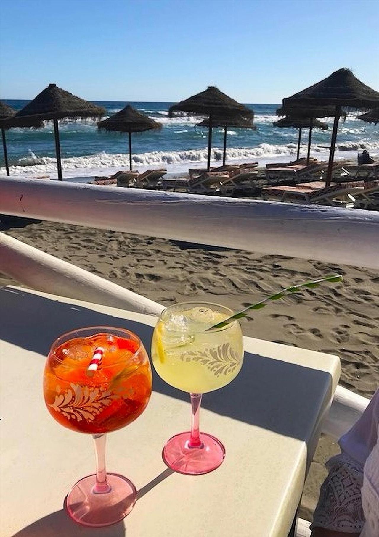 Spacious 1 Bedroom Apartment, Beach Front, Torrox Costa Екстериор снимка
